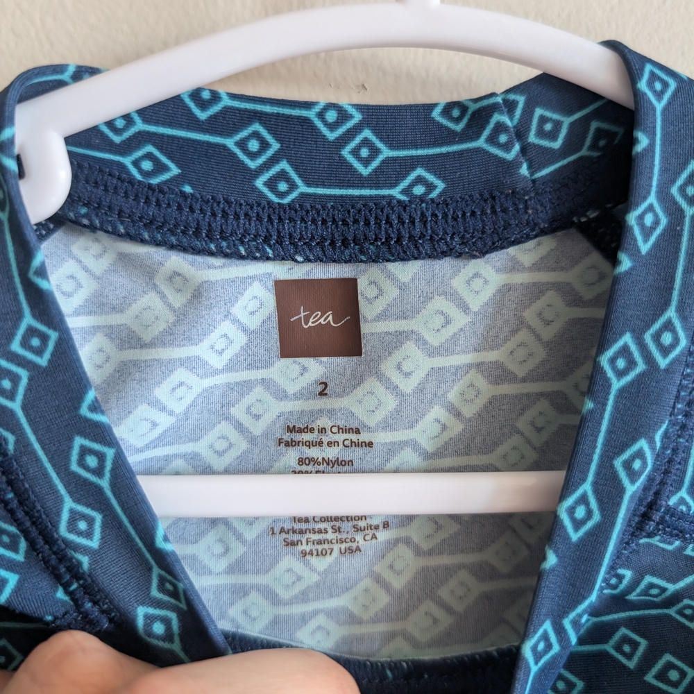 Tea Collection Aqua Geometric Kids Rashguard - Picture 3 of 3